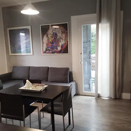 With Garden For 4 5 People *